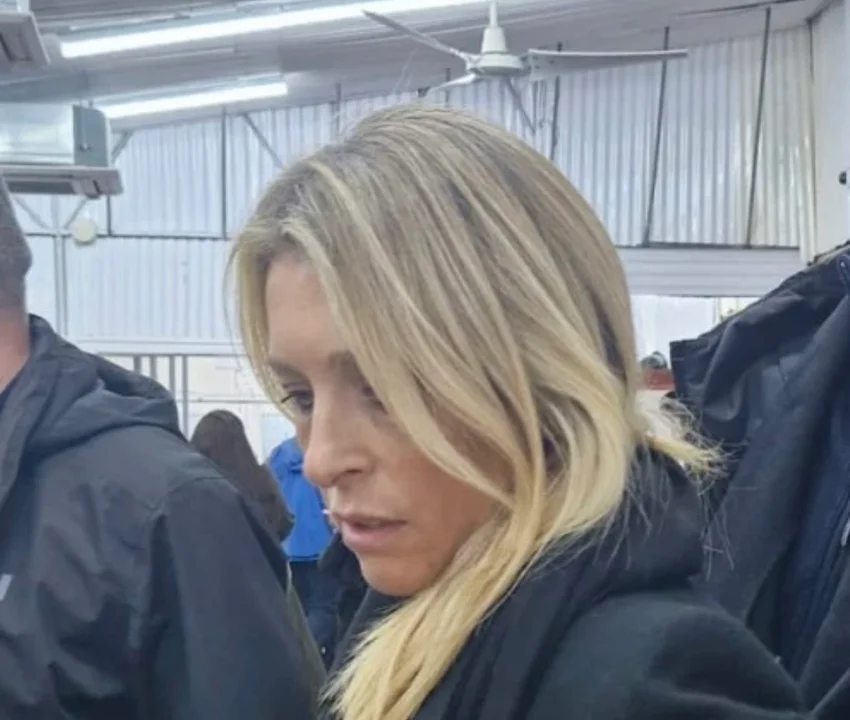 La foto que disparó todo el escándalo Adorni tiene un disparador inocentón