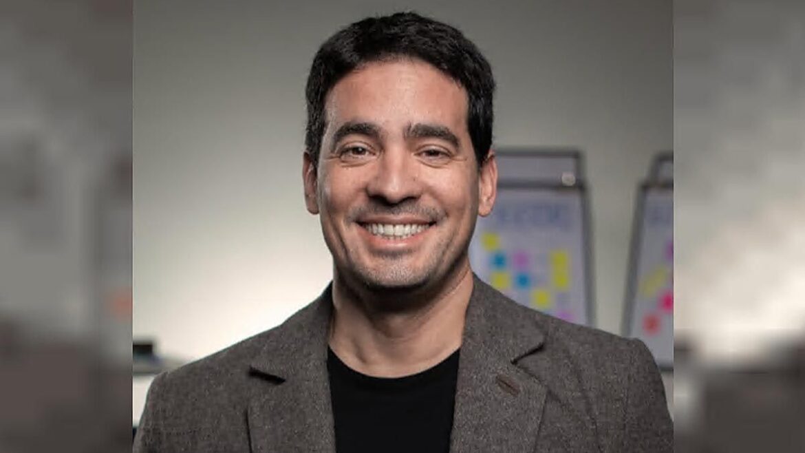 Quién es Adrián Ravier, el nuevo vocero presidencial de Javier Milei