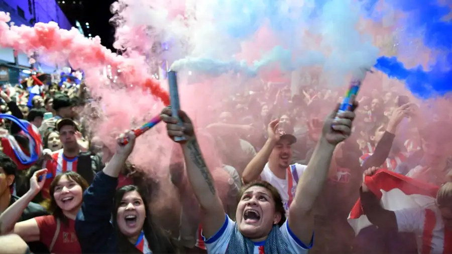 El apagón en un bar que puso eléctricos a hinchas paraguayos