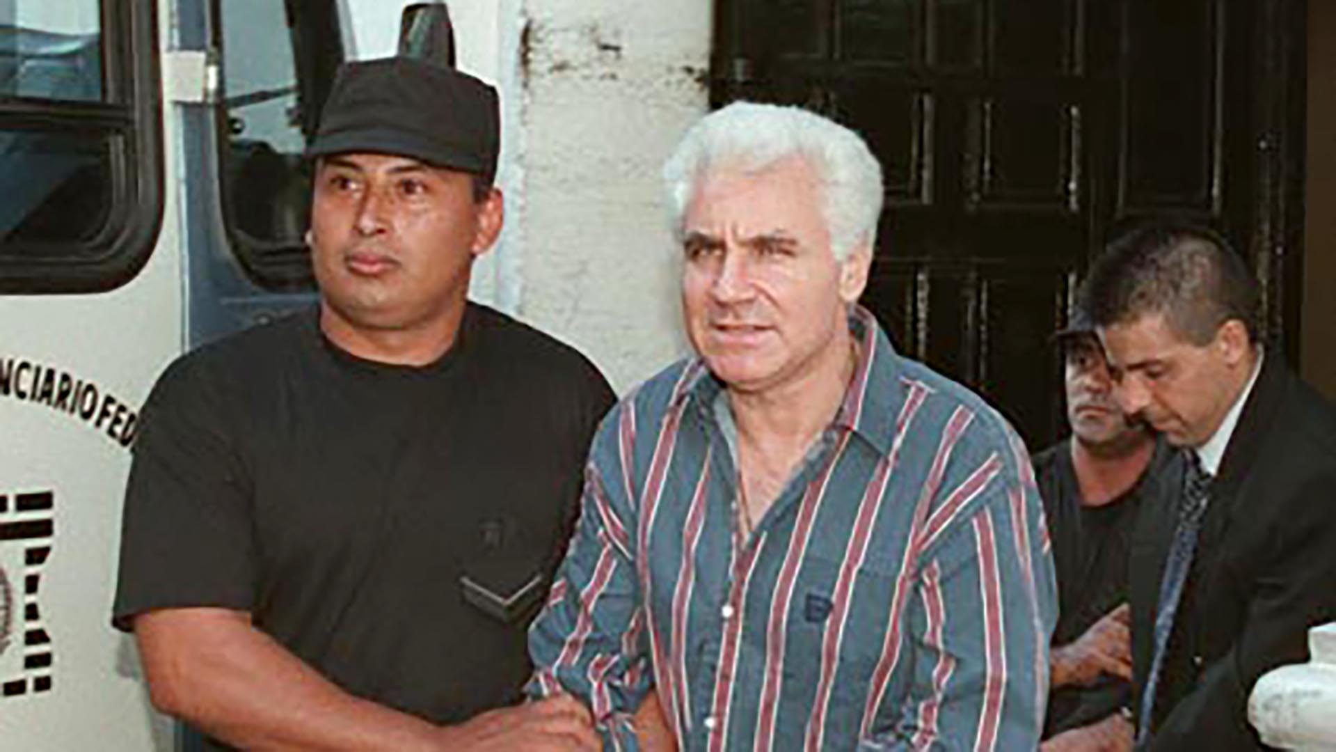 Entre el "me cortaron las piernas", hubo un Abuelo que no estaba prófugo en EE.UU.