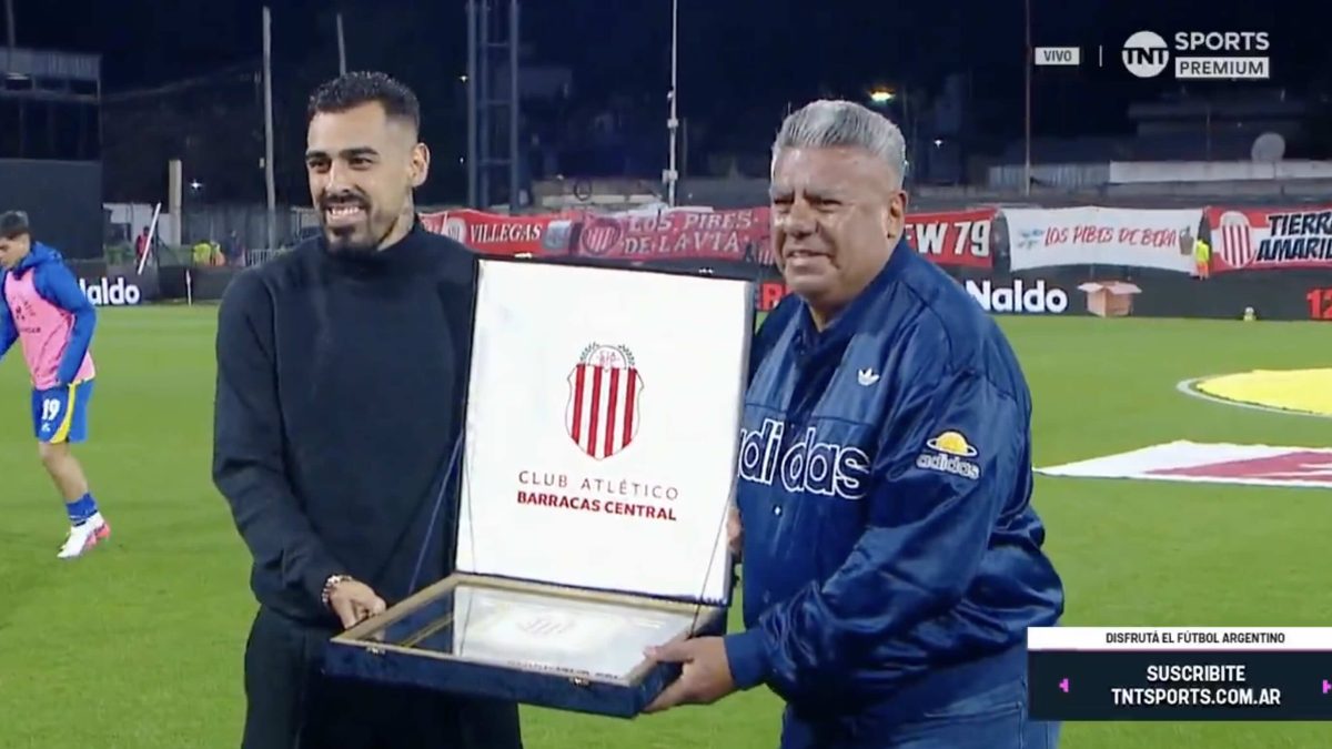 Tapia se entregó un premio a sí mismo y encima fue un papelón