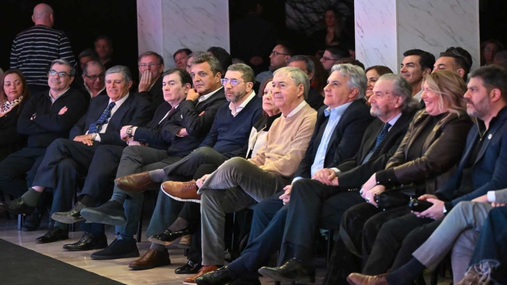 El recuerdo de De La Sota, entre peronistas expectantes y el legado a sus hijas