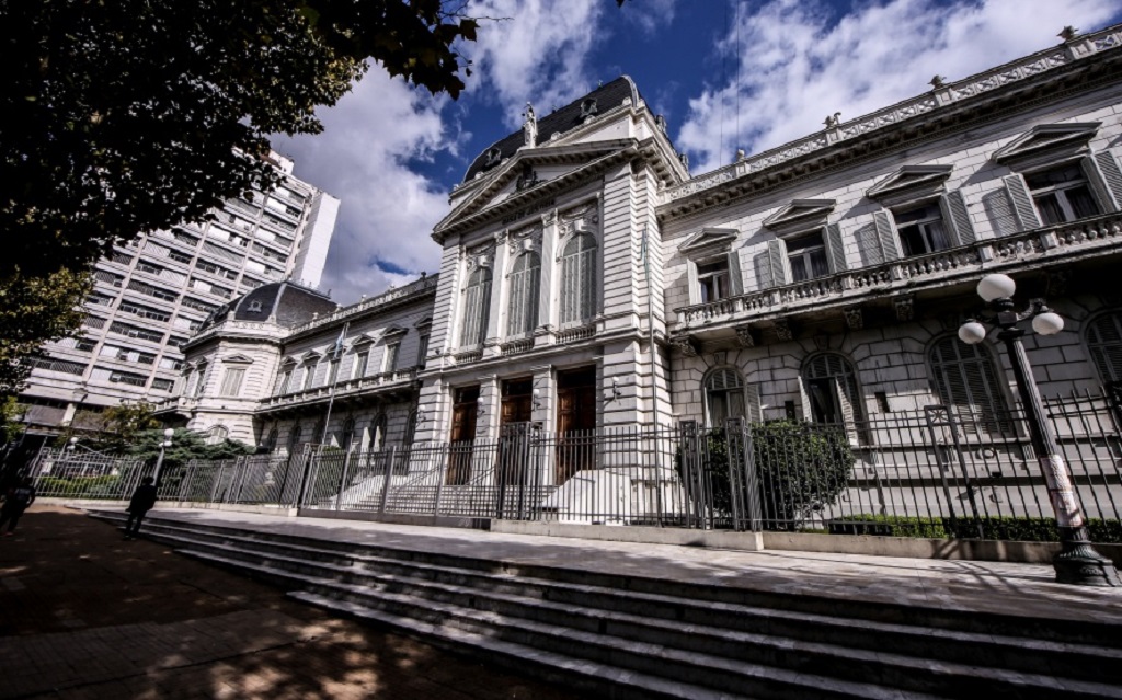 Antes de habilitar la reelección de intendentes , la rosca está en el rearmado de la Corte bonaerense